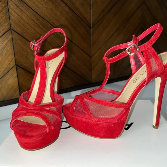 Aldo red suede platform high heels NIB - Picture 2 of 8